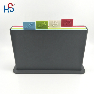 Transforma tu cocina con nuestro juego de tablas de corte de 4 colores tamaño 30x20cm