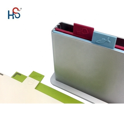 Transforma tu cocina con nuestro juego de tablas de corte de 4 colores tamaño 30x20cm