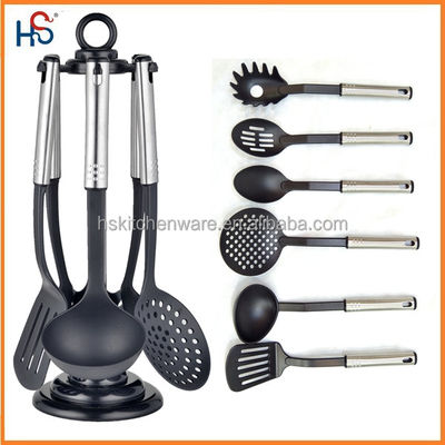Conjunto de herramientas de cocina de nylon moderno para utensilios de cocina en productos domésticos