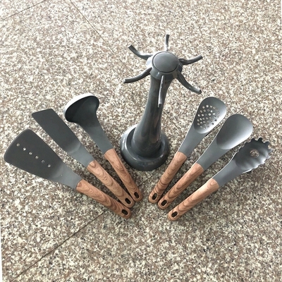 Conjunto de herramientas de cocina en el almacén de la casa fácil de limpiar Kitchenware Set Kitchen utensilios de plástico