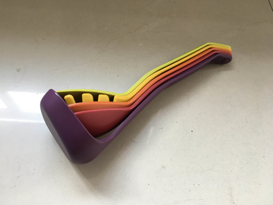 Es esencial comprar herramientas de mezcla de cocina y utensilios de nylon para cocinar inteligentemente