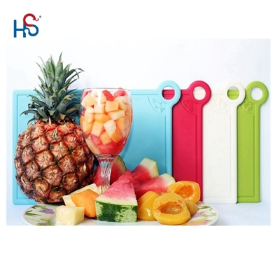 Tablas de corte de plástico sostenibles más bajas para accesorios de cocina ODM o OEM aceptados