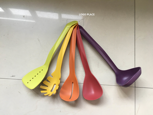Es esencial comprar herramientas de mezcla de cocina y utensilios de nylon para cocinar inteligentemente