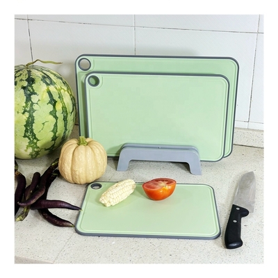 Logotipo Impreso Tabla de corte de plástico de PP para cocina con ranura de jugo y diseño antideslizante