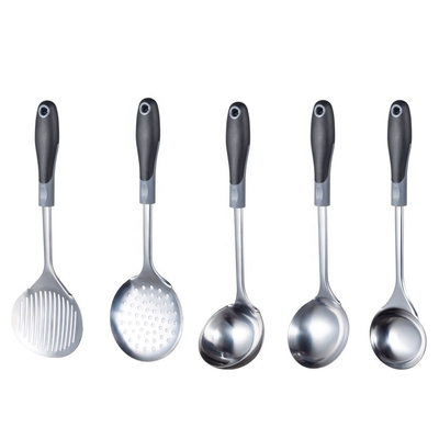 Diseños de cocina compactos Conjunto de utensilios de acero inoxidable con utensilios metálicos incluidos