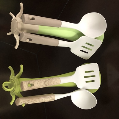 2pcs Conjunto de giradores / cuchara de sopa utensilios de cocina herramientas de nylon resistentes al calor para cocinar