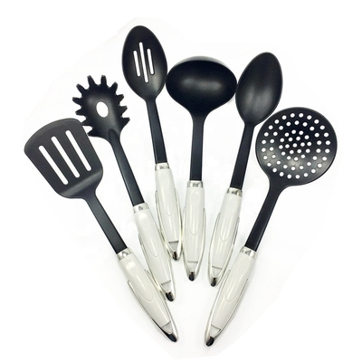 Cualquier cocina Cualquier estilo utensilios de nylon sostenibles con aparatos geniales y accesorios personalizados