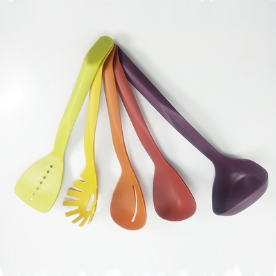 Cuerpo de cocina sin adhesivo utensilios de cocina de silicona resistente al calor 210C BPA libre de plástico PA