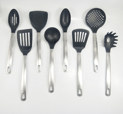 Set de utensilios de cocina antiadherentes para una experiencia de cocina sostenible y flexible
