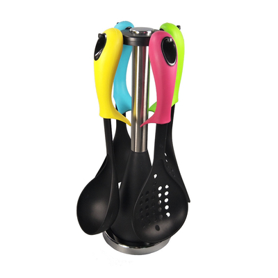 Conjunto de utensilios de cocina de nylon compactos y sostenibles para una experiencia de cocina ecológica