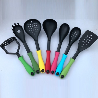 Haisheng 7pcs Set de utensilios de cocina incluidos los conjuntos de utensilios de cocina de nylon para artículos de cocina