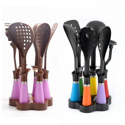 Requisitos básicos para cocinar en la mesa Conjunto de herramientas de cocina de plástico de 7 piezas para cocinas ecológicas