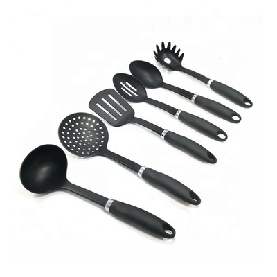 Set de utensilios de cocina de nylon de 7 piezas utensilios de cocina de plástico sostenible para hogareños