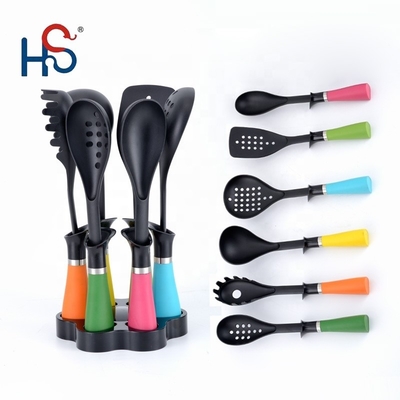 utensilios de cocina antiadherentes con manijas coloridas de nylon66 y logotipo de impresión de seda